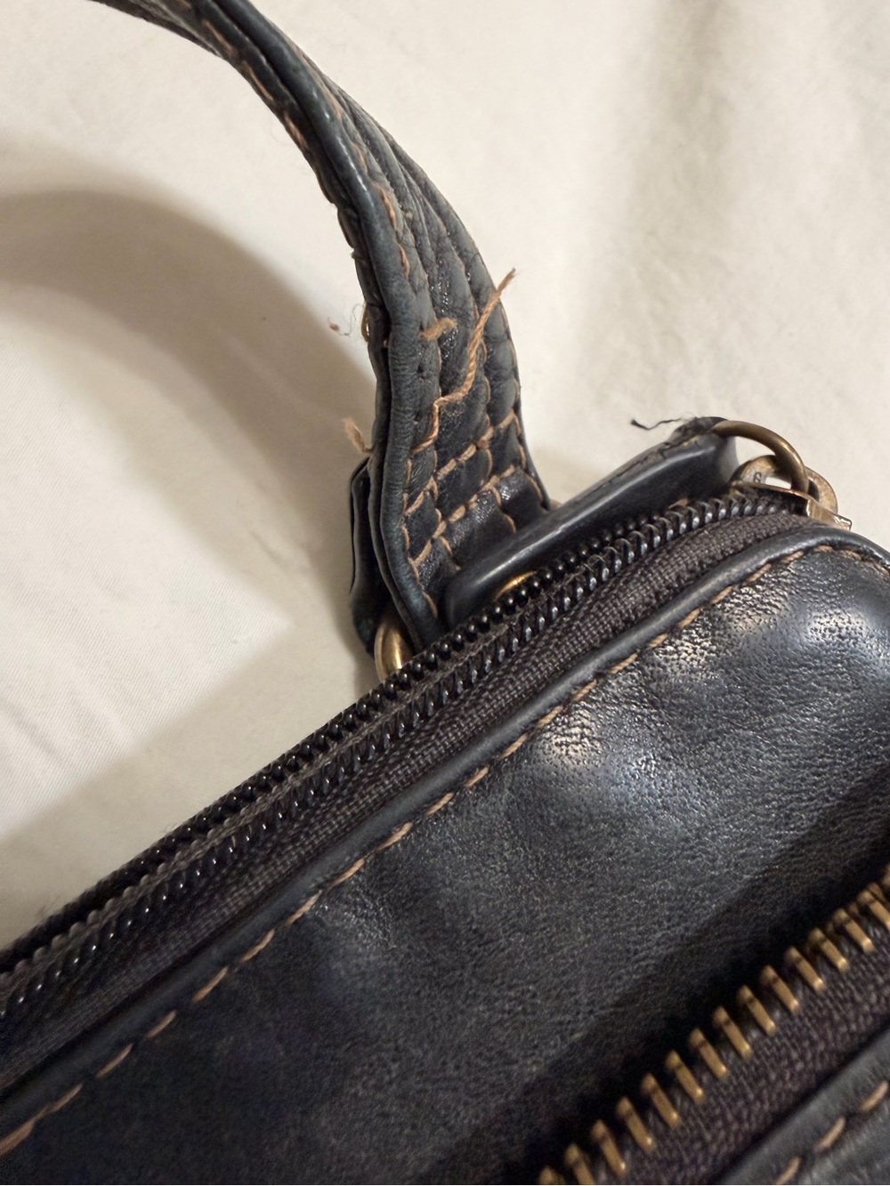 Fossil Black Leather Crossbody Organizer Bag - Picture 6 of 10